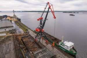 За сезон 2024 года в порт Кондопожского ЦБК планируют поставить около 200 тыс. куб.м  балансовой древесины и более 90 тыс. куб.м  технологической щепы